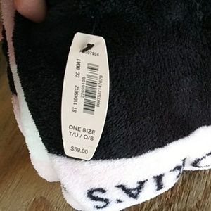 Victoria's Secret Bedding - ⭐Victoria Secret's throw Victoria's Secret Bedding - ⭐Victoria Secret's throw